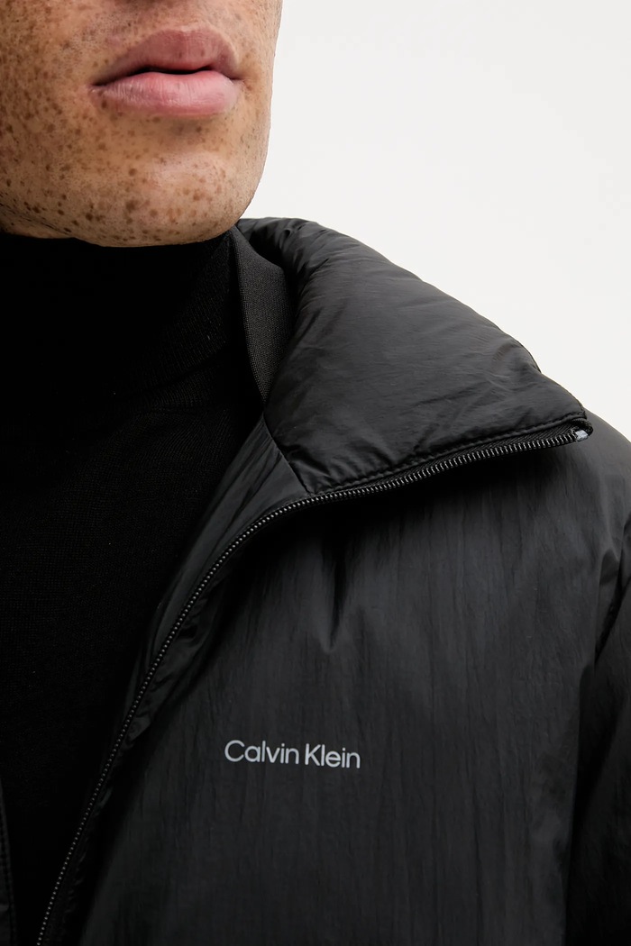 Páperová bunda Calvin Klein LV04LD535G čierna