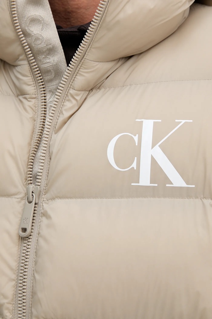 Calvin Klein Jeans rövid kabát LV04RD528G bézs