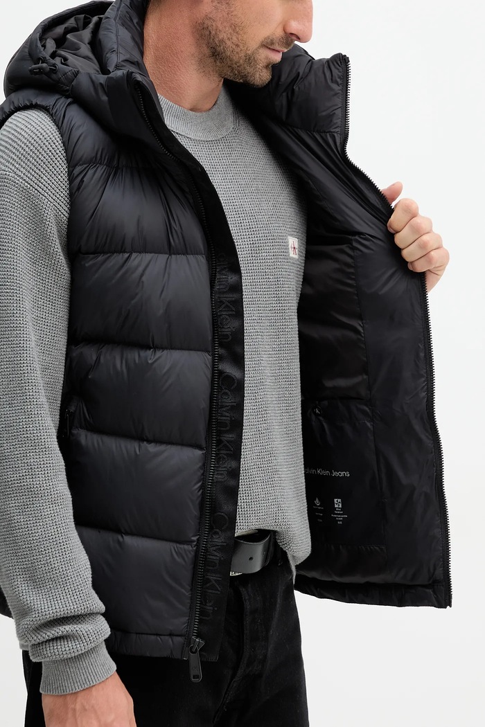 Péřová vesta Calvin Klein Jeans LV04RD531G