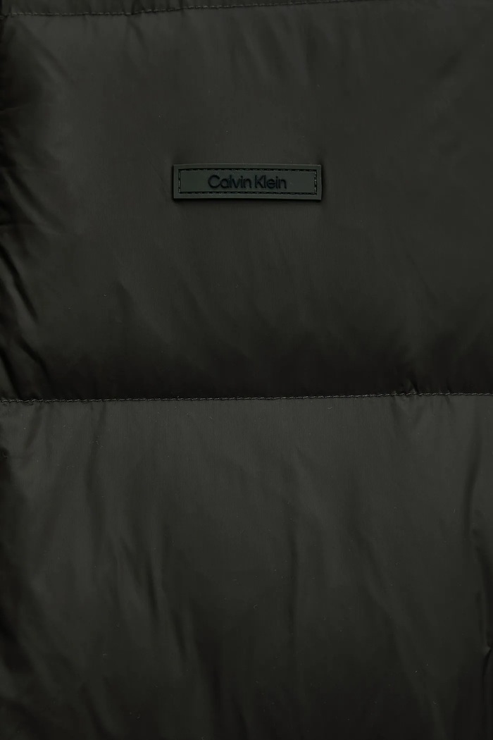 Pernata jakna Calvin Klein LV04LD529G smeđa