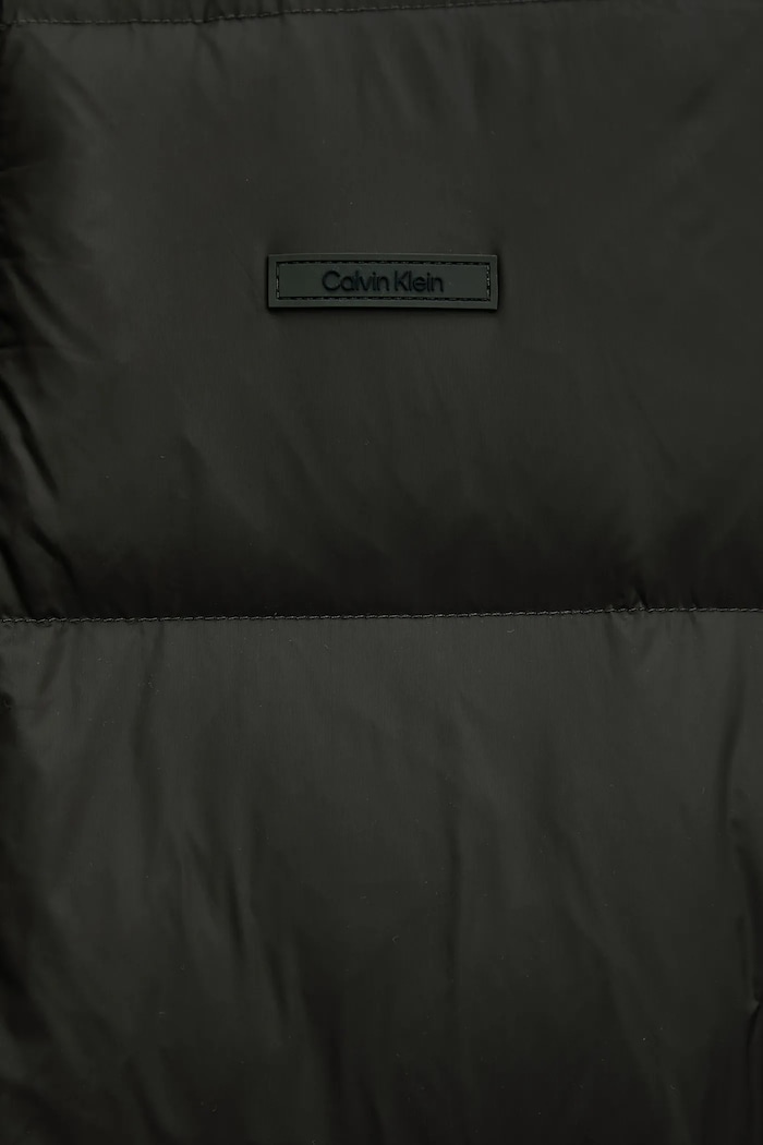Pernata jakna Calvin Klein LV04LD529G smeđa