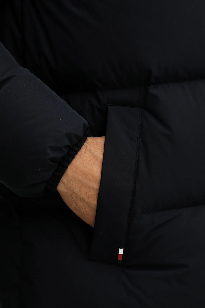 Péřová bunda Tommy Hilfiger MW0MW40628 námořnická modř