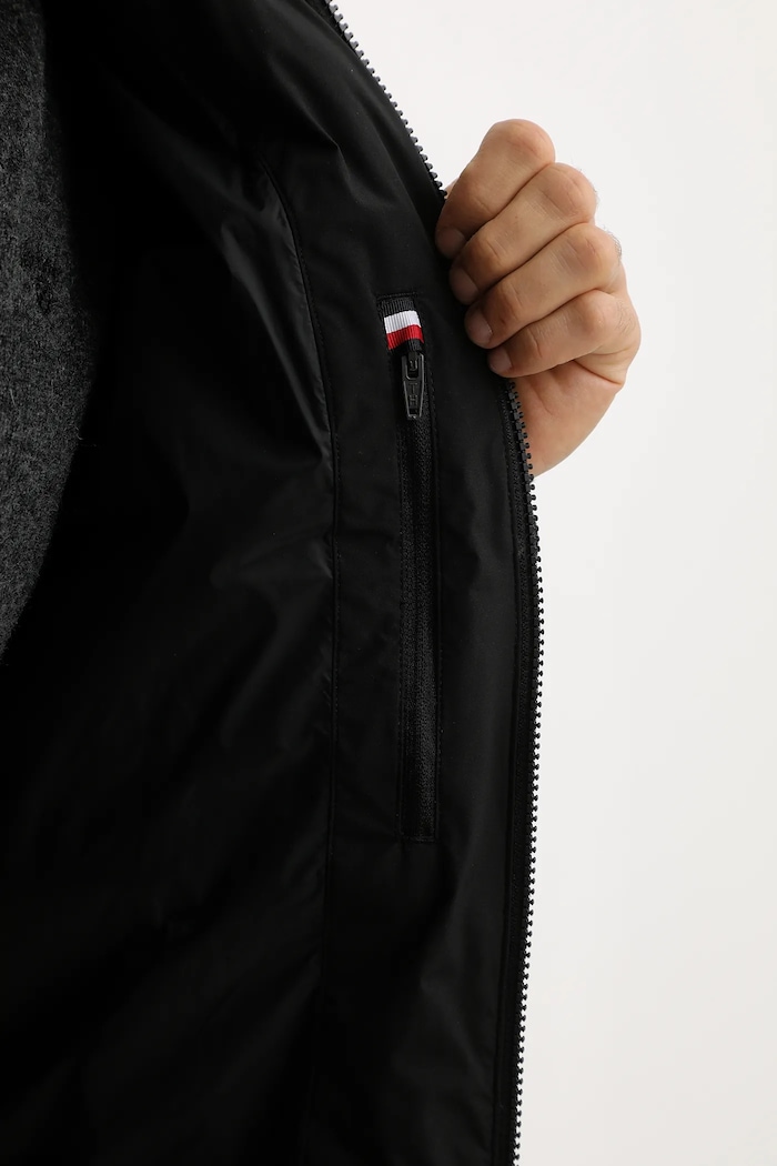 Péřová bunda Tommy Hilfiger MW0MW40628