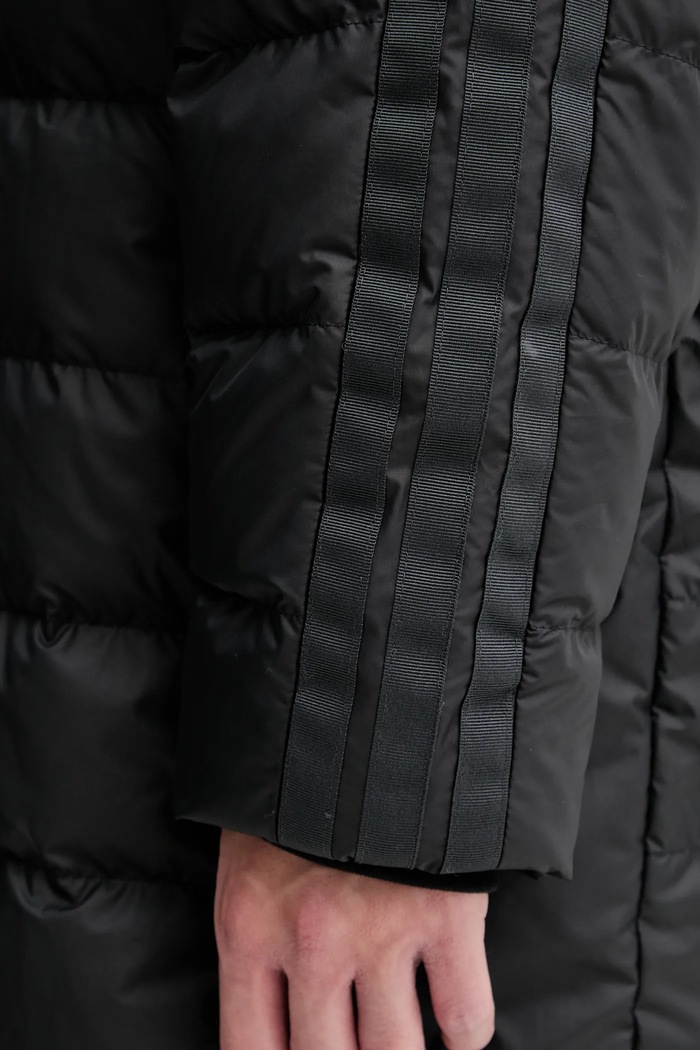 Péřová bunda adidas Essentials Climawarm JM4061 černá
