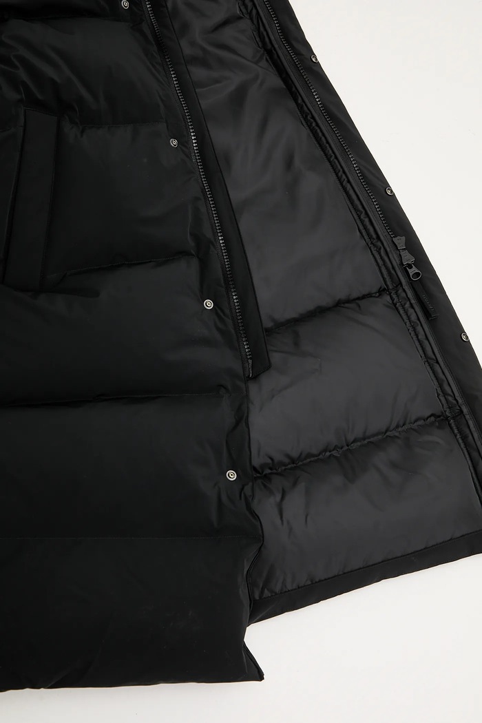 Пуховая куртка Lacoste BH6162 чёрный