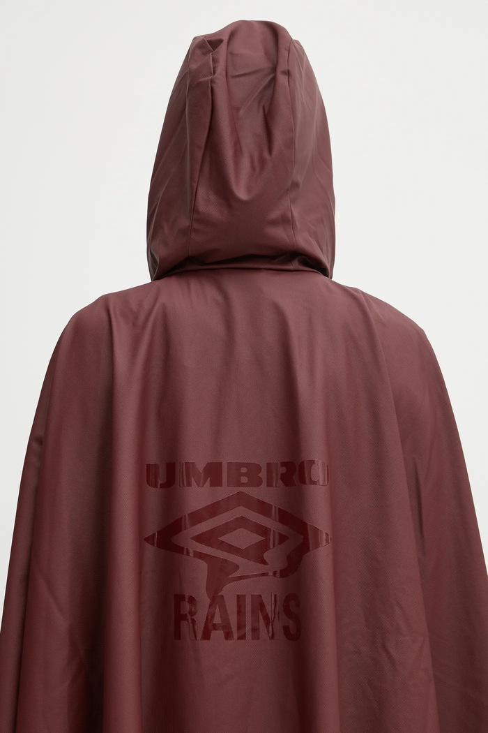 Pelerina Rains Rains x Umbro 20800.141