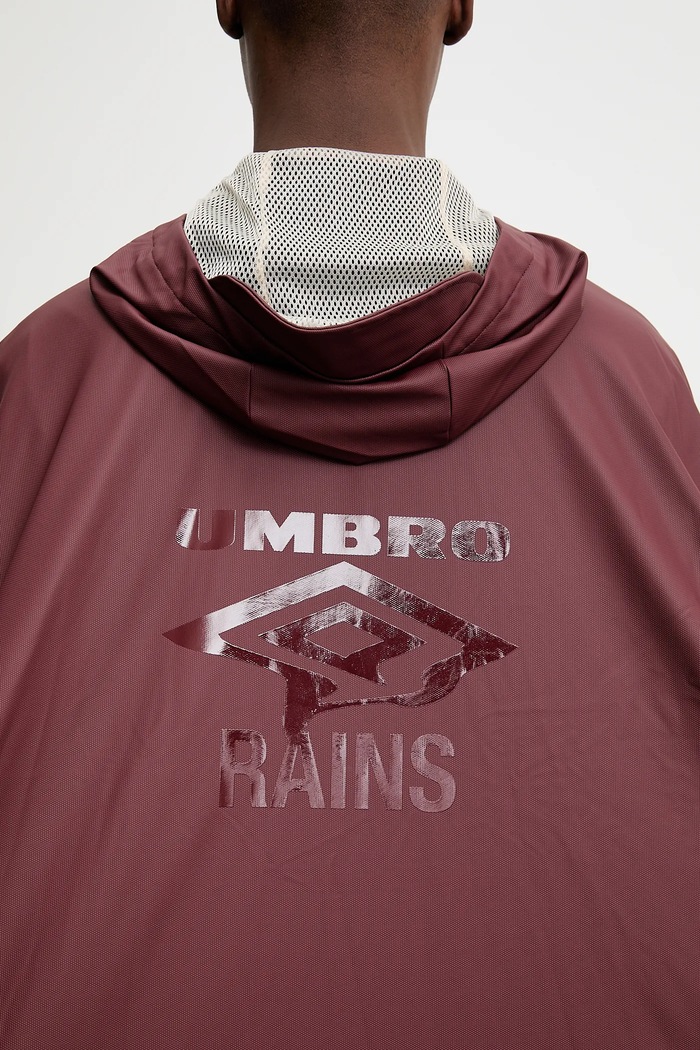 Pelerina Rains Rains x Umbro 20800.141