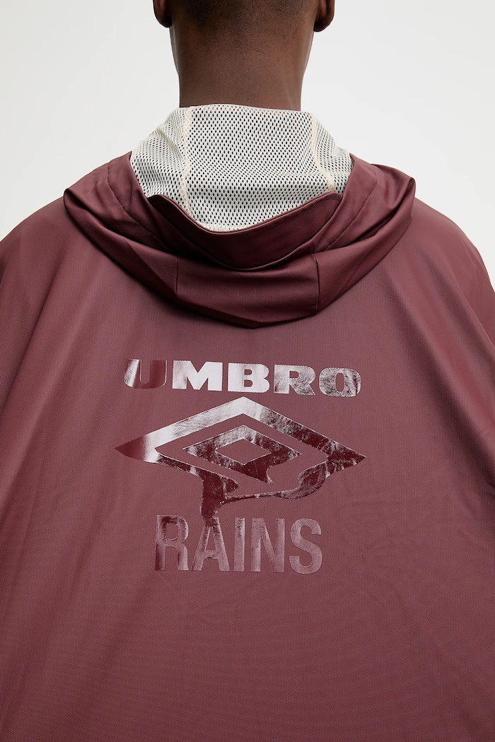 Pelerina Rains Rains x Umbro 20800.141