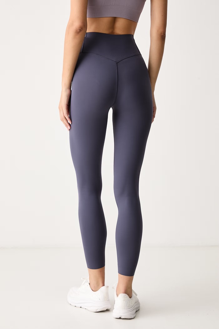 Odzież Puma Legginsy damskie Shapeluxe Tight 527463 fioletowy