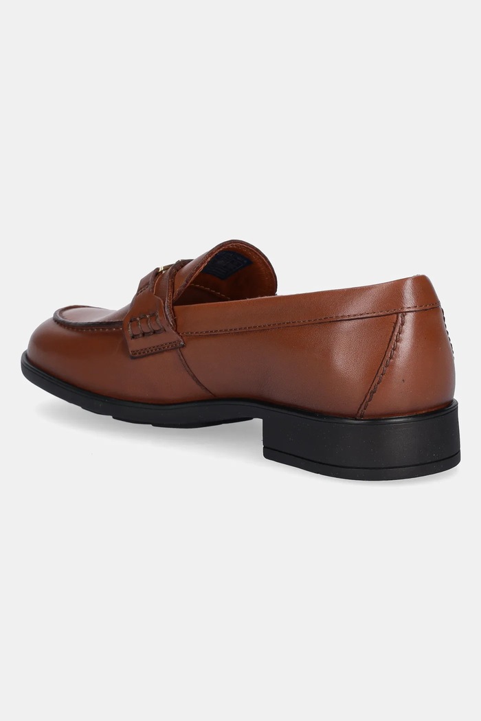 Cipők Tommy Hilfiger bőr mokaszin TH LOGO LEATHER LOAFER FW0FW08705 barna
