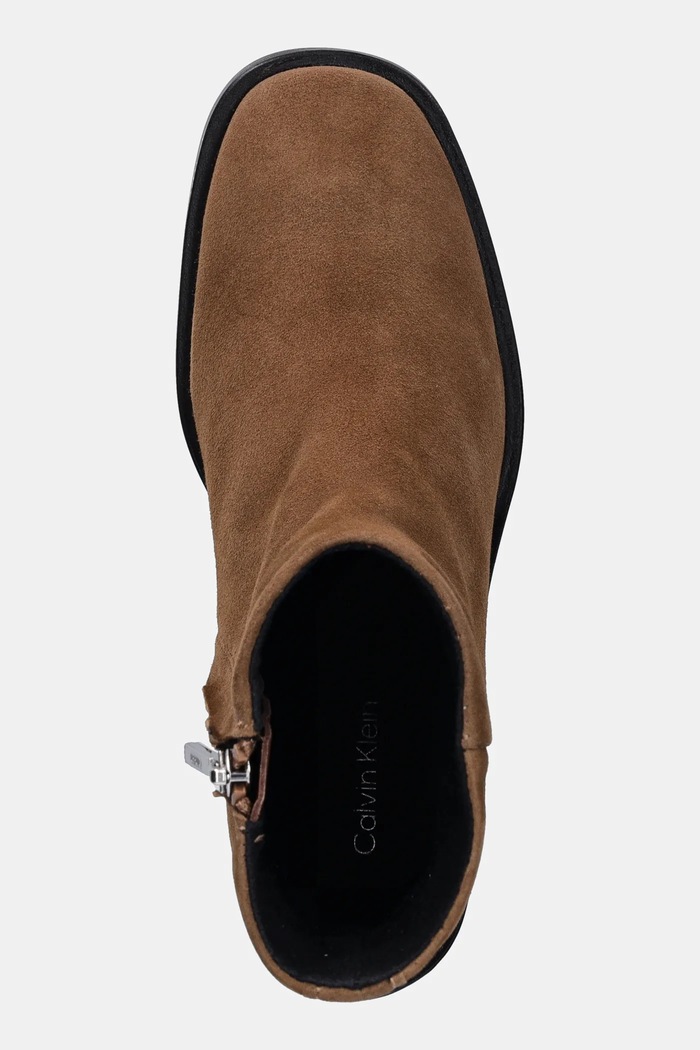 Semišové topánky Calvin Klein BLOCK HEEL ZIP BOOT SUE hnedá HW0HW02592