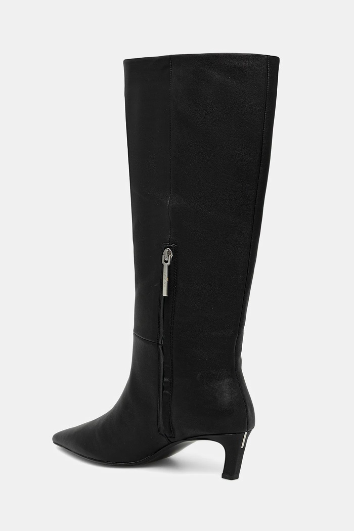 Cipők Calvin Klein bőr csizma ESS KITTEN HEEL LONG BOOTS HW0HW02690 fekete