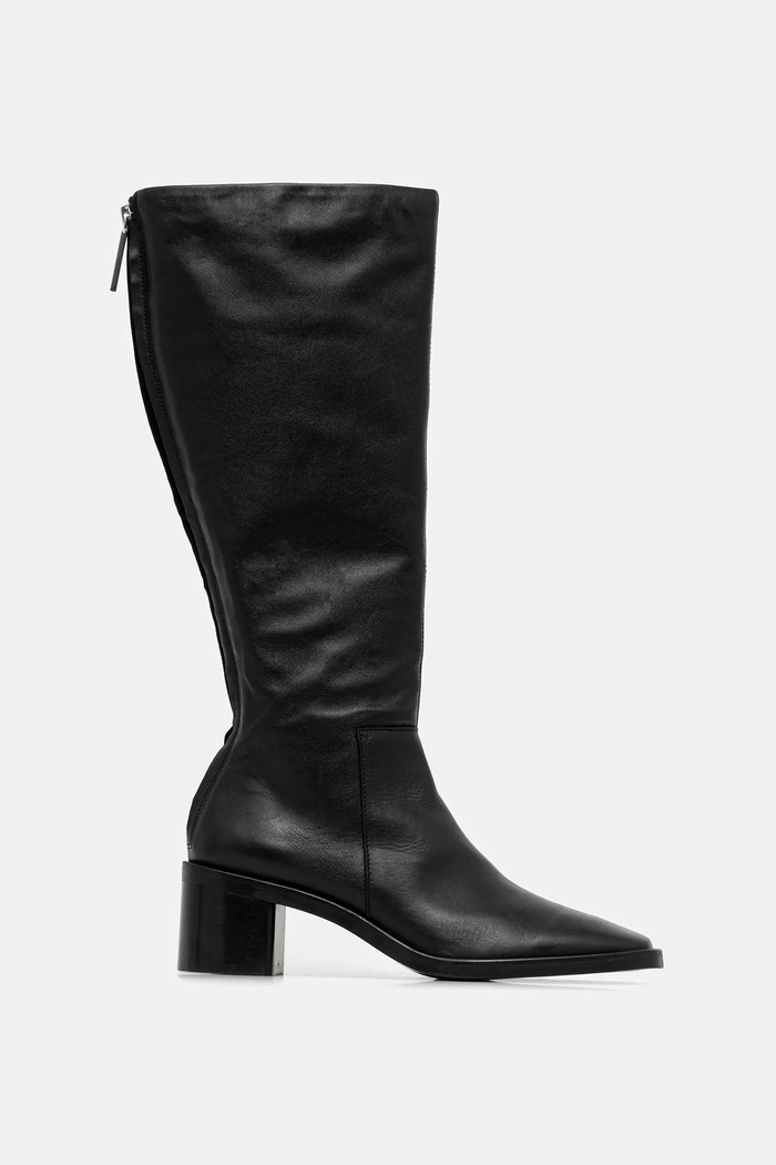 Usnjeni elegantni škornji Calvin Klein BLOCK HEEL KNEE BOOT LTH HW0HW02812 črna NC25