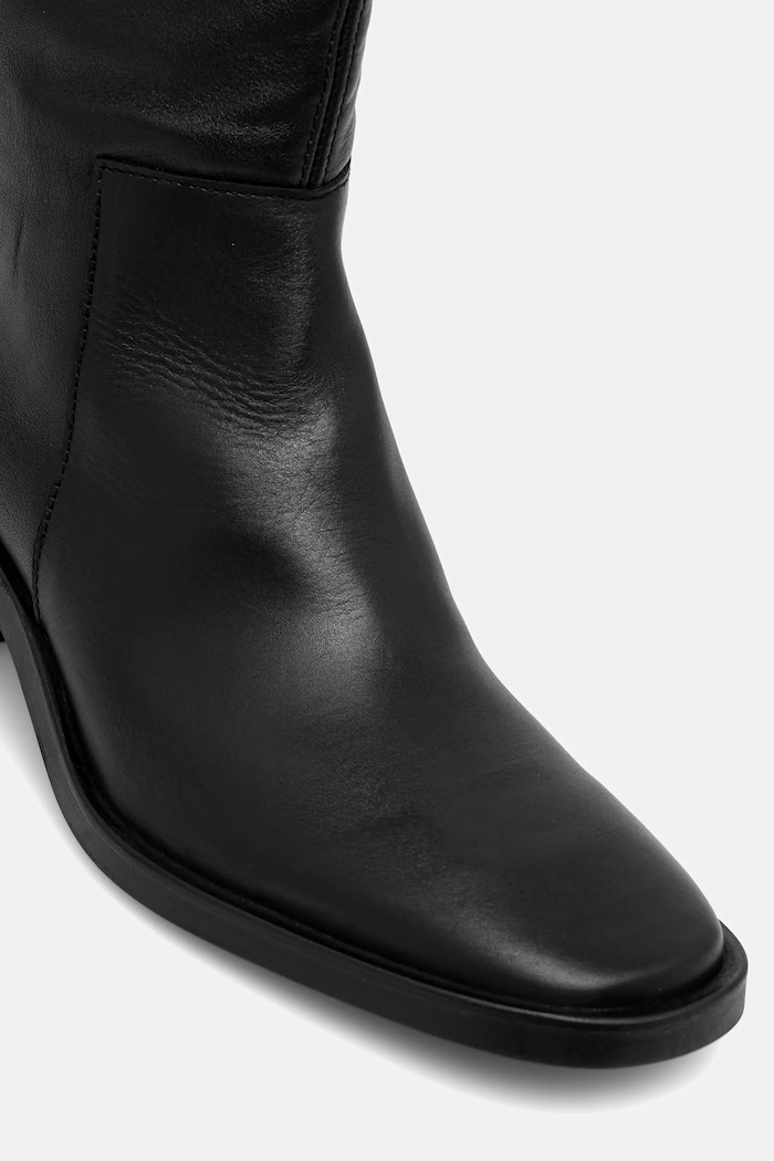 Usnjeni elegantni škornji Calvin Klein BLOCK HEEL KNEE BOOT LTH črna HW0HW02812