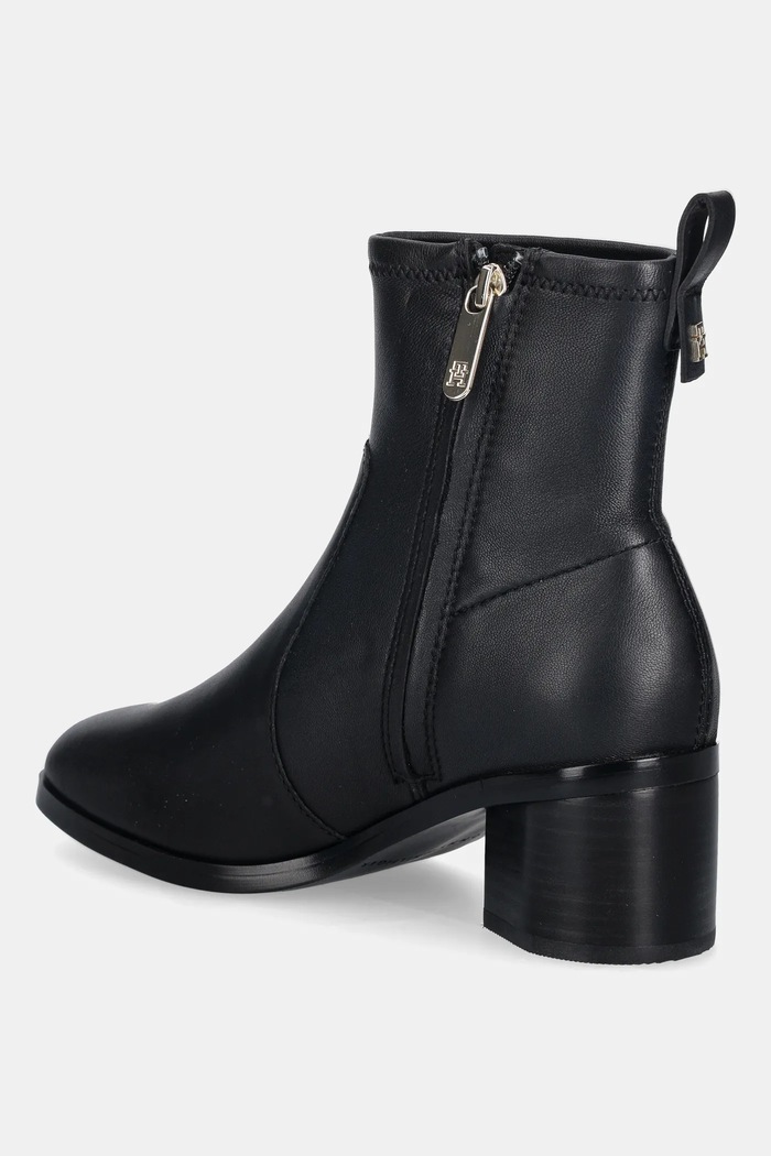 Boty Kožené kotníkové boty Tommy Hilfiger TH STRETCH LEATHER BOOTIE FW0FW08860 černá