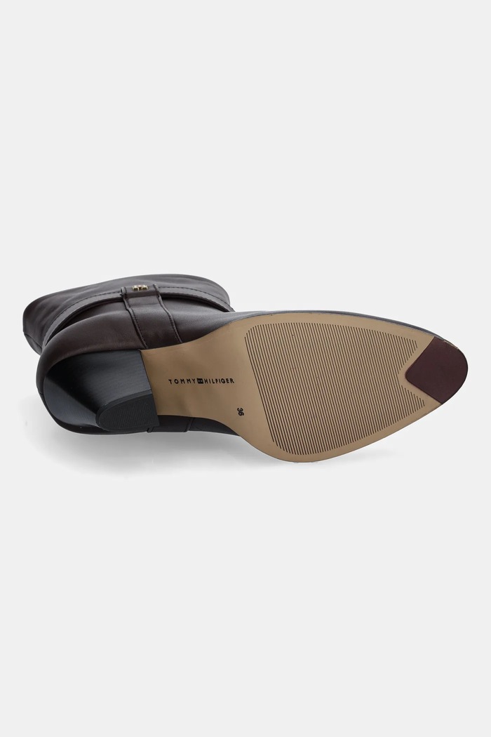 Kožené členkové topánky Tommy Hilfiger TH T-STRAP LEATHER POINTY BOOTIE FW0FW08984 hnedá