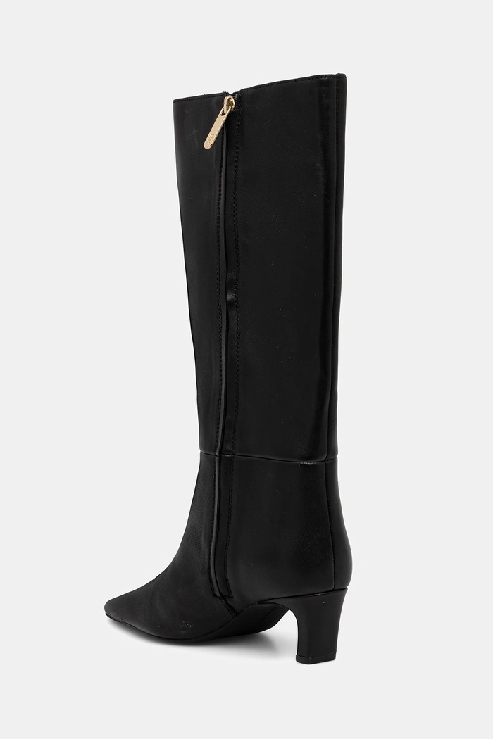 Obuwie Tommy Hilfiger kozaki skórzane SQUARE TOE KITTEN LONG FW0FW08772 czarny