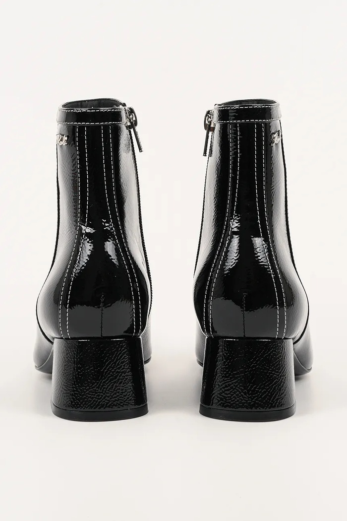 Boty Kožené kotníkové boty Karl Lagerfeld BONNIE KL30351.100 černá