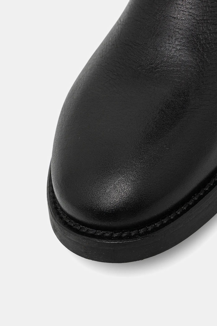 Δερμάτινες μπότες Weekend Max Mara Visby μαύρο 2525796015600.BLACK