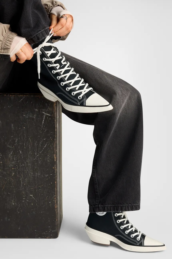 Tenisky Converse Chuck 70 De Luxe Pointed A13016C
