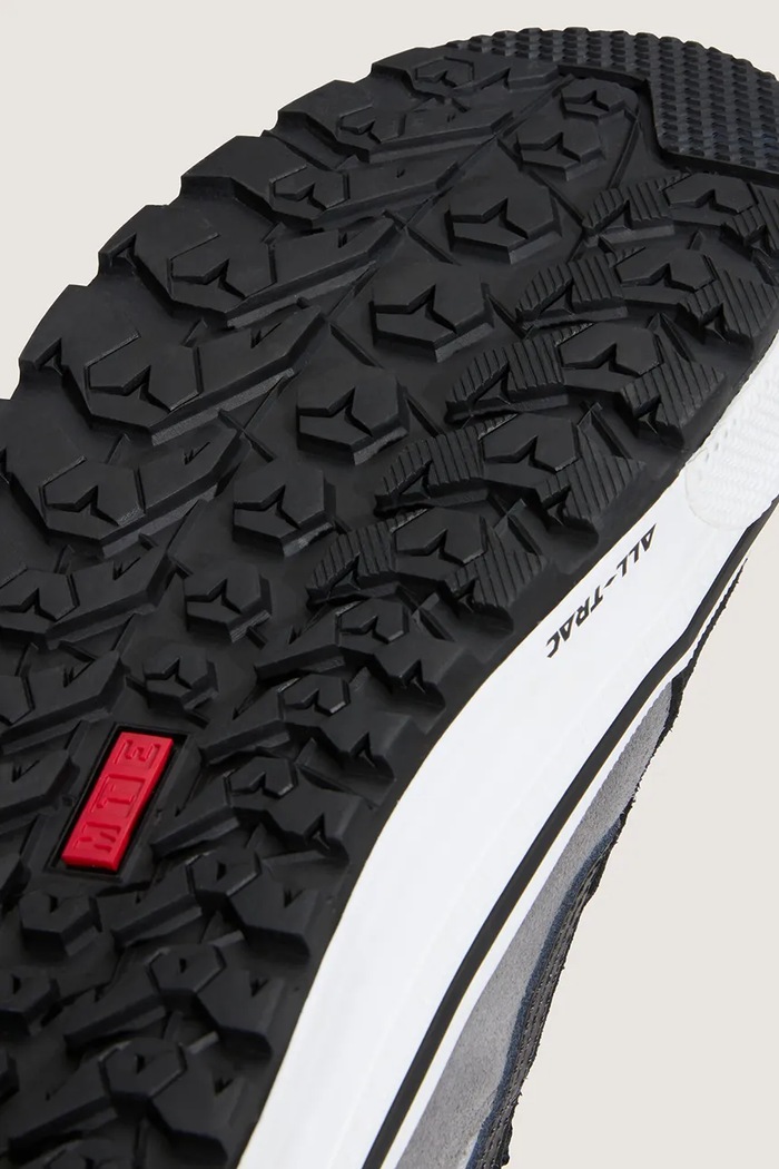 Πάνινα παπούτσια Vans MTE Sk8-Hi Waterproof VN000DAQ2391 μαύρο