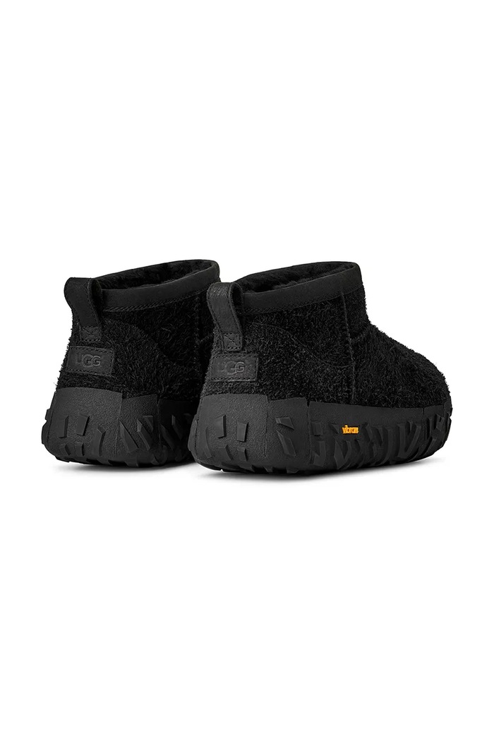 Boty Semišové sněhule UGG Classic Ultra Mini Wrap Tech 1171115.BLK černá