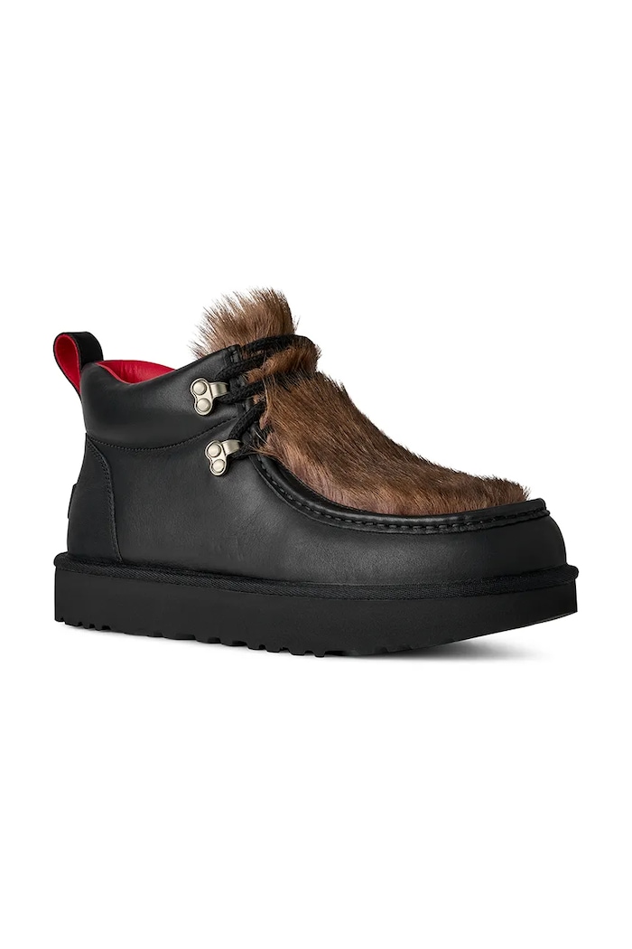 Половинки обувки от набук UGG x Ambush Fur Boot 1179010.BLK черен AW25
