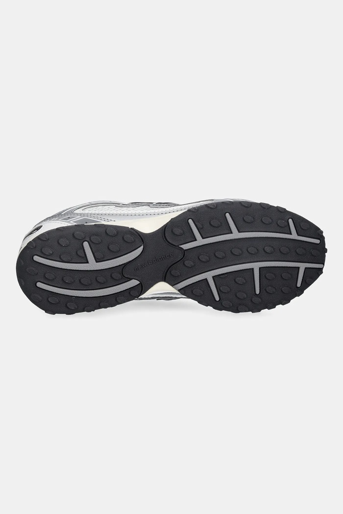 Маратонки New Balance U204 U204LSWD сребърен
