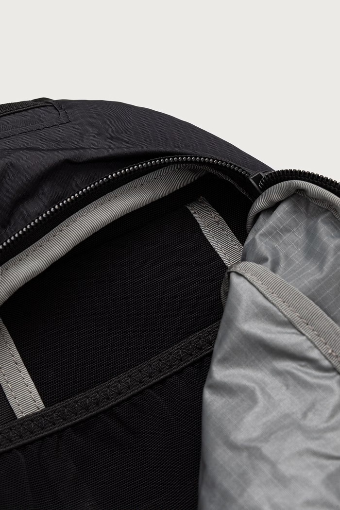 Plecak Peak Performance czarny G80780