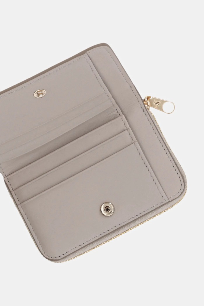 Δερμάτινο πορτοφόλι Calvin Klein Calvin Klein LV04F1064G μπεζ
