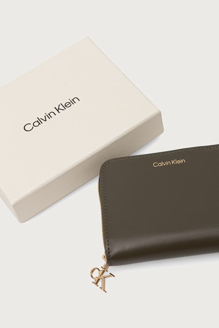 Portfel damski skórzany Calvin Klein zielony LV04F1075G