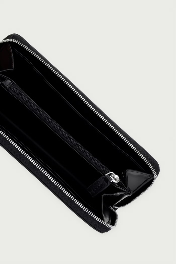 Akcesoria Calvin Klein portfel damski z imitacji skóry LV04F1077G czarny