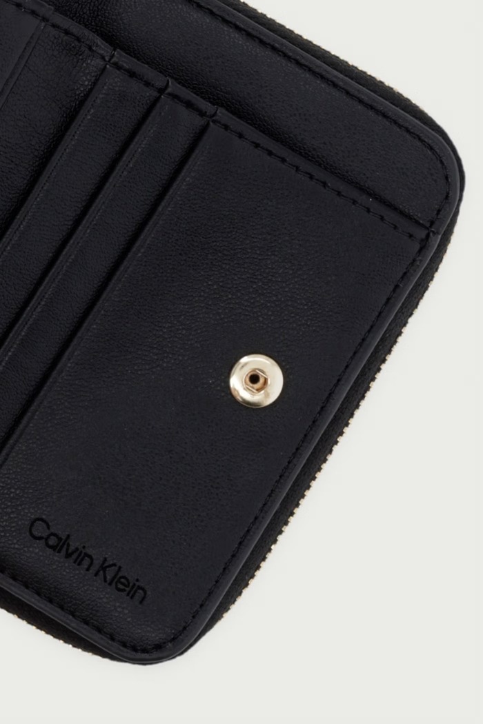 Doplnky Calvin Klein peňaženka dámska kožená LV04F1095G čierna