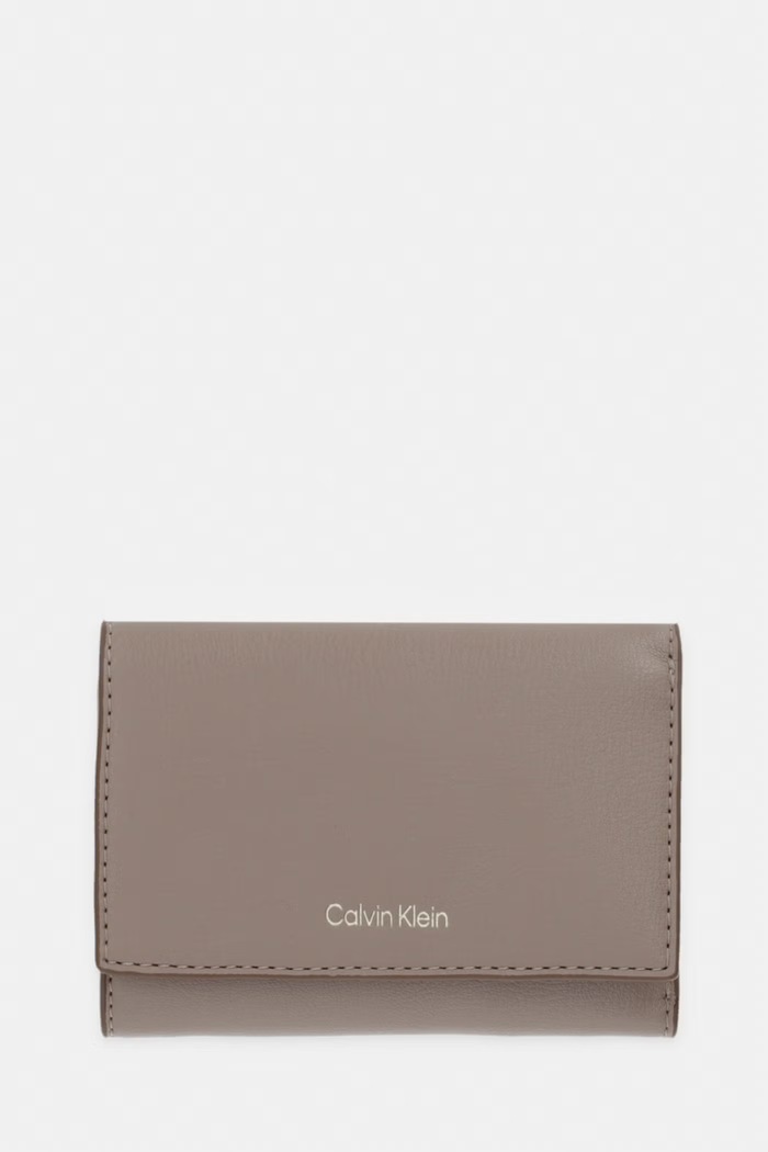 Calvin Klein πορτοφόλι γυναικείο από απομίμηση δέρματος μπεζ LV04F1117G