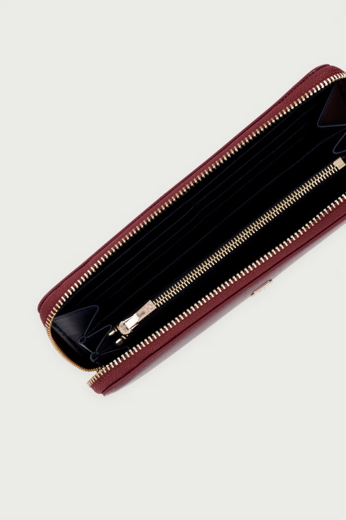 Doplnky Tommy Hilfiger Peňaženka dámska z imitácie kože AW0AW17744 burgundské