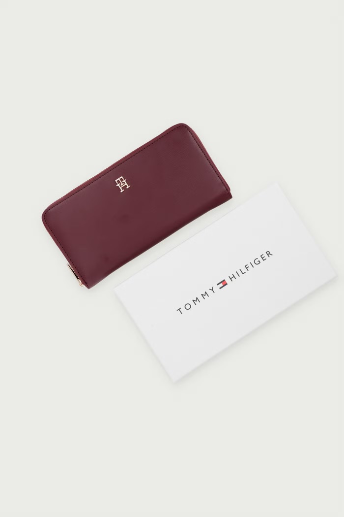 Peňaženka dámska z imitácie kože Tommy Hilfiger burgundské AW0AW17744