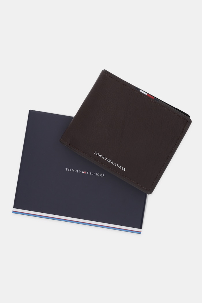 Kožená peňaženka Tommy Hilfiger Tommy Hilfiger hnedá AM0AM13741