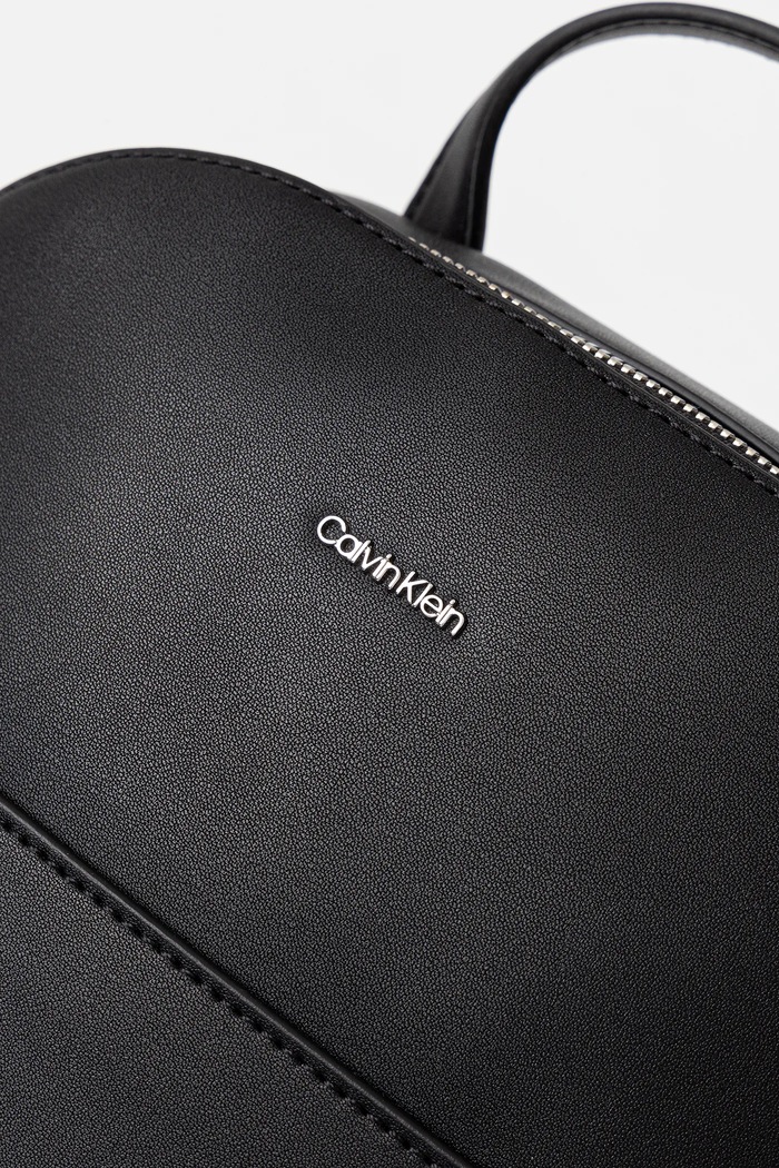 Ruksak Calvin Klein crna LV04F3224G