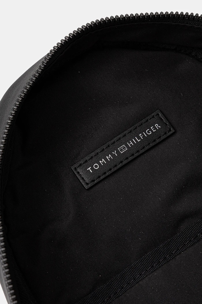 Batoh Tommy Hilfiger černá AM0AM13578