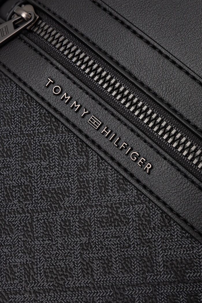 Batoh Tommy Hilfiger AM0AM13578 černá