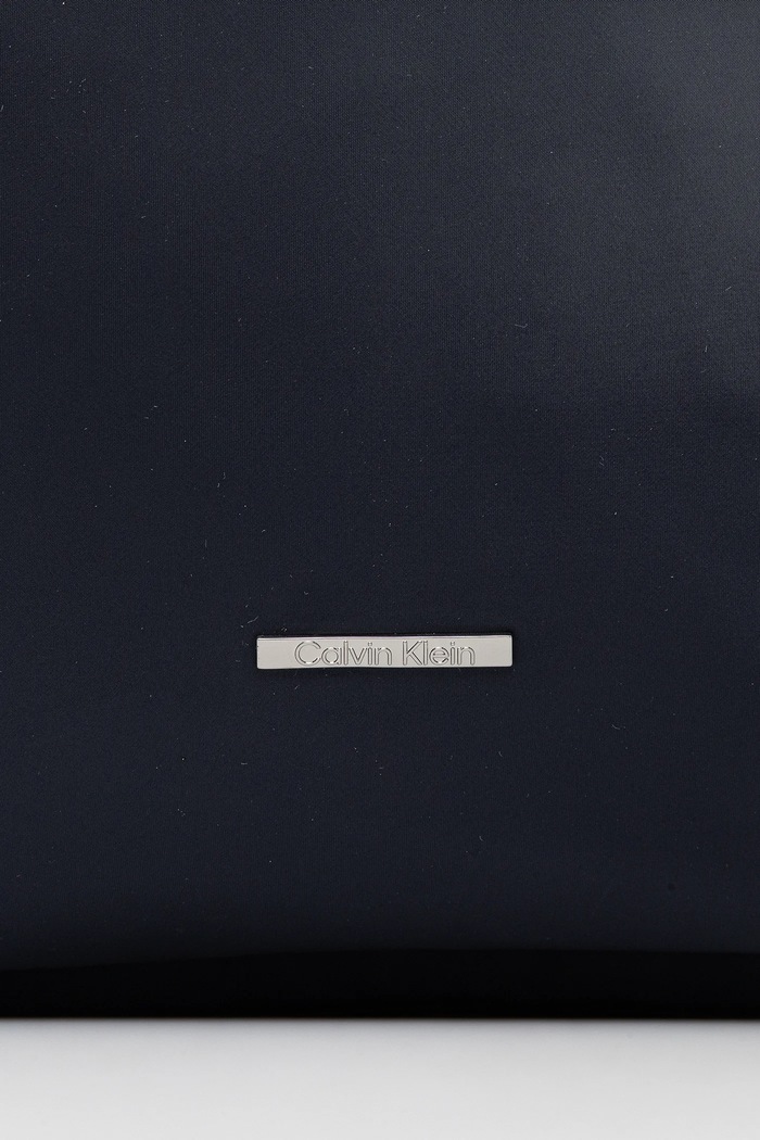 Ruksak Calvin Klein tmavomodrá LV04D3042G