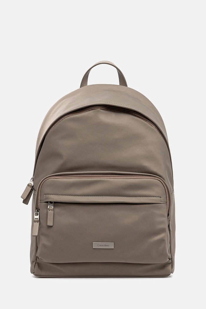 Раница Calvin Klein изчистен бежов LV04D3143G