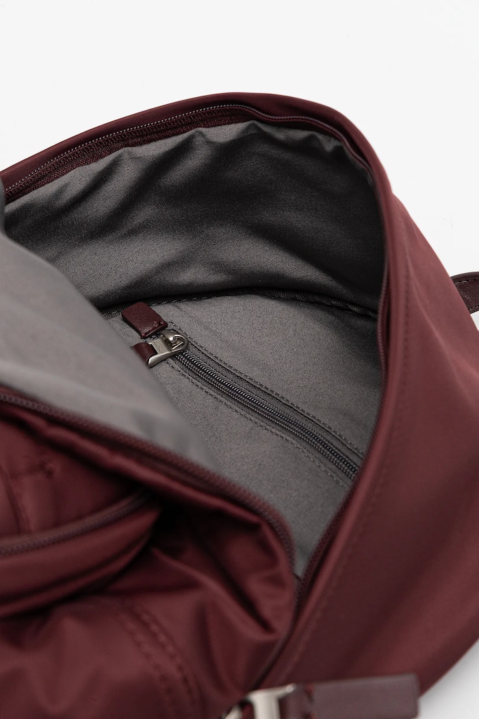 Calvin Klein hátizsák LV04D3143G burgundia