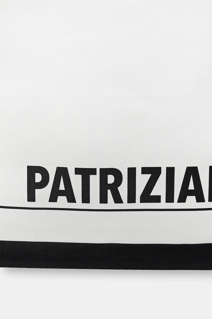 Копринено шалче Patrizia Pepe 8F0081.A4X1 бял SS26