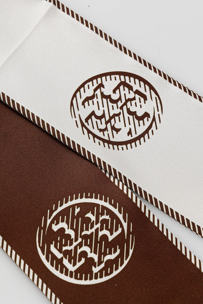 Tory Burch Eșarfă cu mătase Medallion 174863.207 maro AW25