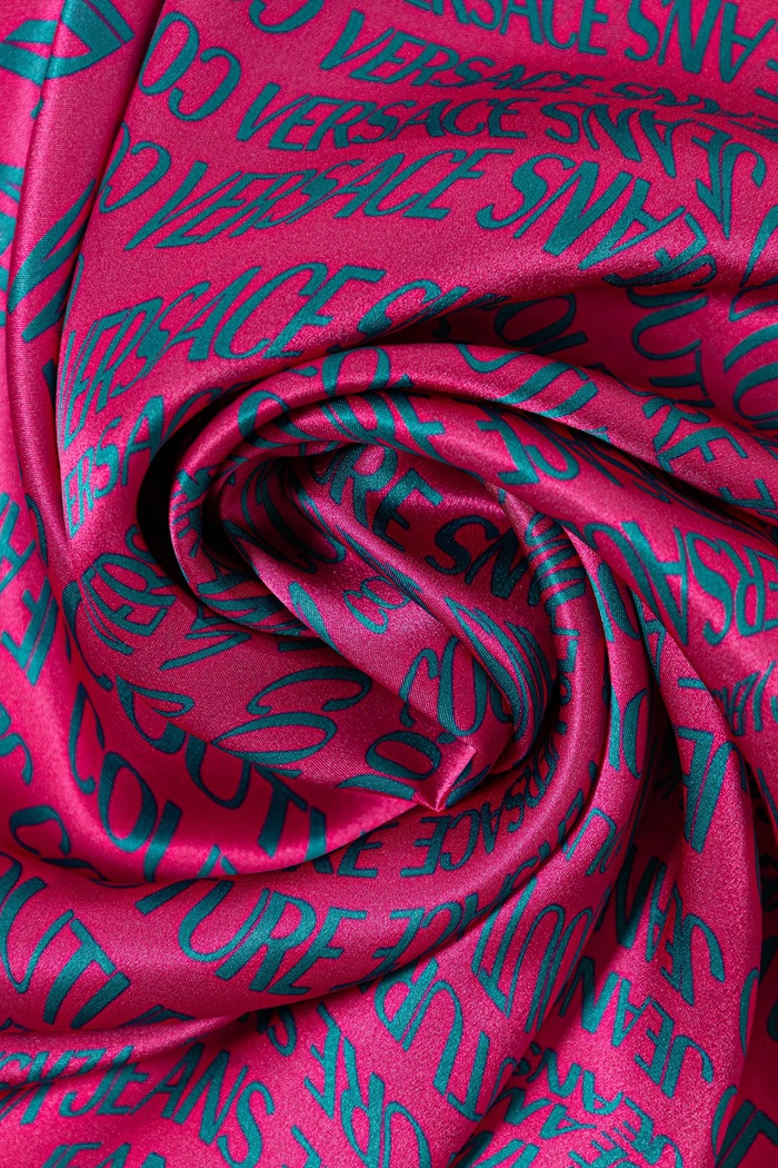 Eșarfă de mătase Versace Jeans Couture 79HA7H01.ZG406 roz