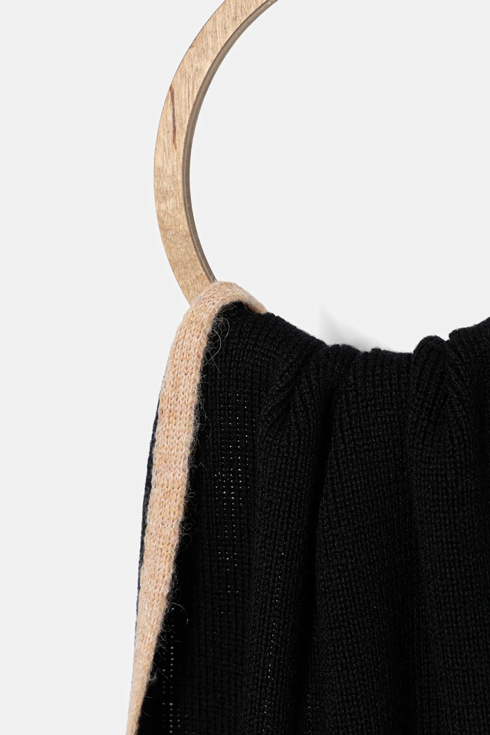 Μάλλινο κασκόλ Moschino M3351.30843 μαύρο AW25