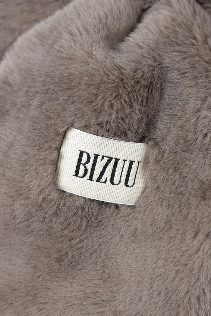 BIZUU Szalik damski FLUFFY FLUFFY.TAUPE brązowy AW25
