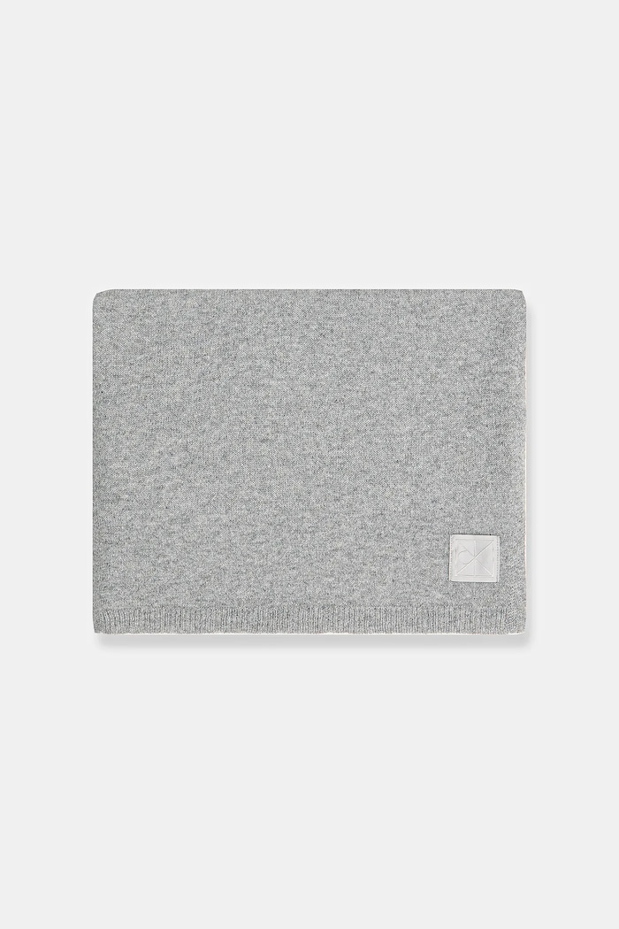 Šal iz kašmirja Calvin Klein LV04D8014G siva AW25