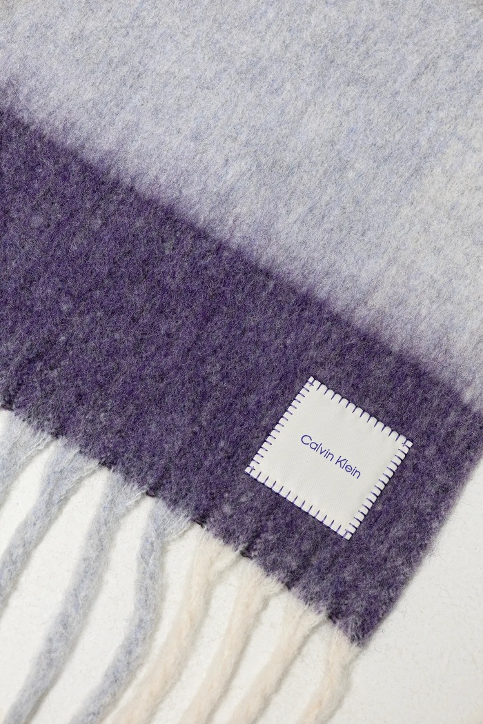 Akcesoria Calvin Klein szalik z dodatkiem wełny LV04D8070G fioletowy